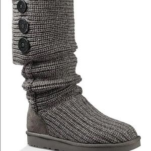 UGG classic cardy knit button detailed boots in gray size 7